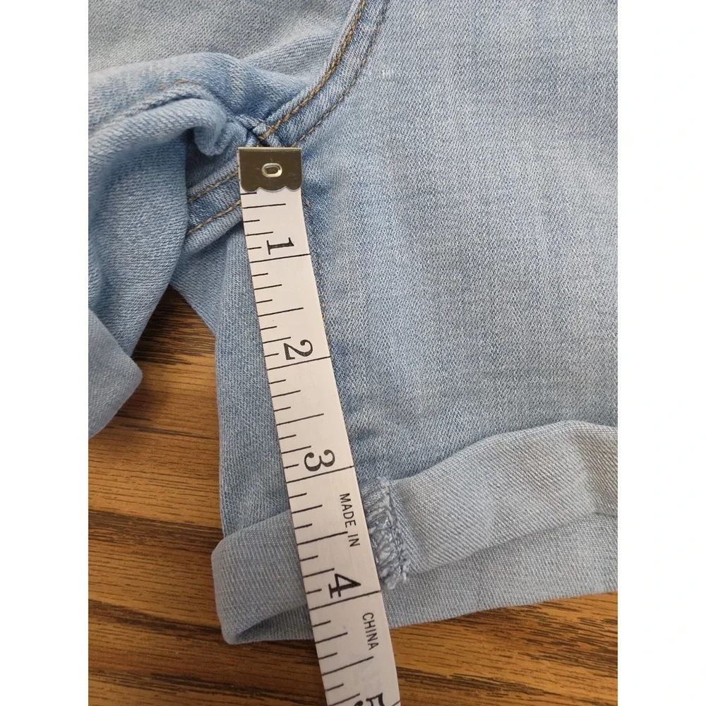 Levis Womens Mid Length Denim Shorts Light Wash Cuffed Hem Size 32 Pair